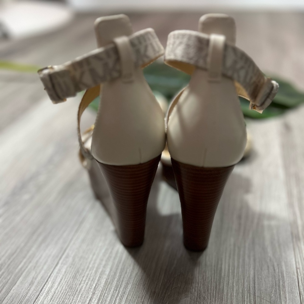 Michael Kors Carmen Logo Faux Leather Wedge Sandal ✨brand new✨No box - Picture 5 of 8